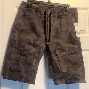 NWT, men’s small, modern culture short